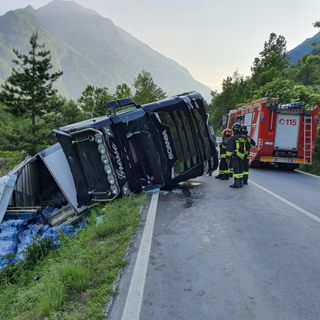 Camion fuori strada a Sant'Anna di Vinadio