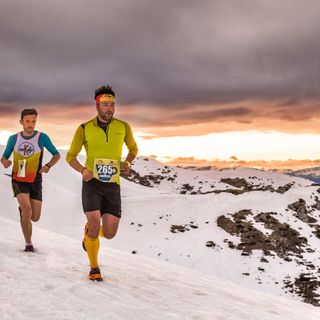 300 runners da tutta Italia per sfidarsi sulle nevi di Prato nella Sunset race