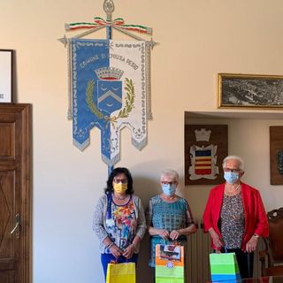 In foto, le vincitrici di #Chiusainfiore2020: Daniela Vallauri, Rosa Anna Luciano e Maria Cometto