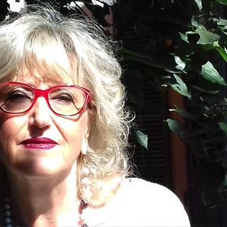 Un primo piano di Daniela Vineis, storica direttrice del Consorzio Monviso Solidale