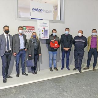 Un defibrillatore per Astra Cuneo: è stato donato dall'agenzia Leasing