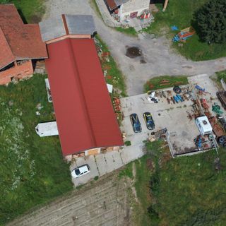 Smaltivano abusivamente mezzi agricoli e rifiuti di vario genere: scoperta maxi discarica nel saluzzese