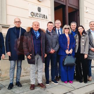 Anche a Cuneo la solidarietà di Fratelli d'Italia alle forze dell'ordine