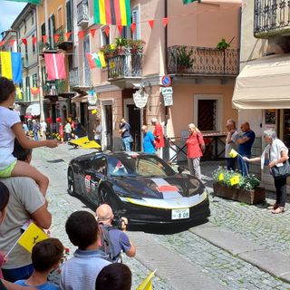 Il rombo della Ferrari Cavalcade ha fatto tappa ad Ormea [FOTO]