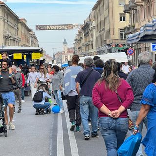 In tantissimi a Cuneo per la Fiera del Marrone [FOTO]