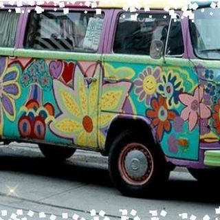 Super Aperitivo in tema “flower power” con birra e salsiccia al Karma di Limone Piemonte