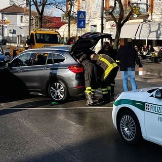 Scontro tra tre veicoli in viale Regina Elena a Fossano