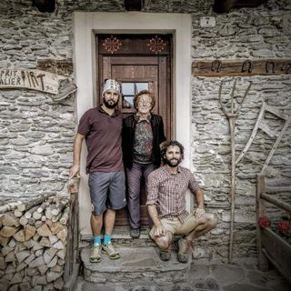 STORIE DI MONTAGNA/52 - La grande casa di “Jal Vert” che si affaccia sul Monte Chersogno