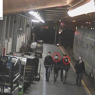 Indagini a tutto campo per identificare i giovanissimi vandali del treno di Pasqua Torino-Ventimiglia