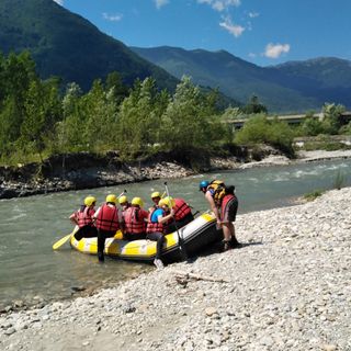 Montagnaterapia con l'Asl CN1: un'esperienza di rafting lungo il fiume Stura Montagnaterapia con l'Asl CN1: un'esperienza di rafting lungo il fiume Stura