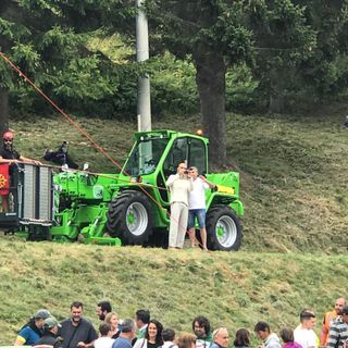 Il funambolo Andrea Loreni lascia tutti a bocca a aperta a Castelmagno... libero da protezioni (VIDEO)
