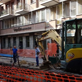 Tranciato un cavo elettrico durante la messa a punto dell'impianto fognario di Fossano: centro storico senza luce