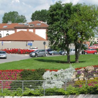 Area antistante la scuola Macrino