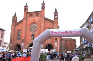 Corri Sotto Le Torri