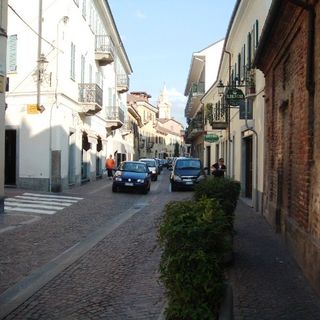 Contromano in centro a Bra: automobilista multato dalla polizia municipale