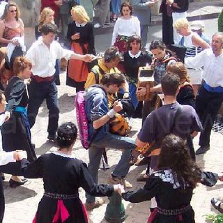 Corsi  di danze occitane con  Daniela Mandrile