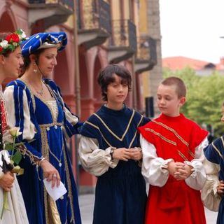 Gruppo storico del Saluzzese, la marchesa e i figli