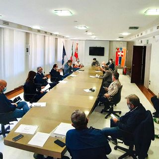 Fase 2 del commercio piemontese: lunedì riaprono i negozi, buone notizie per parrucchieri e ristoratori