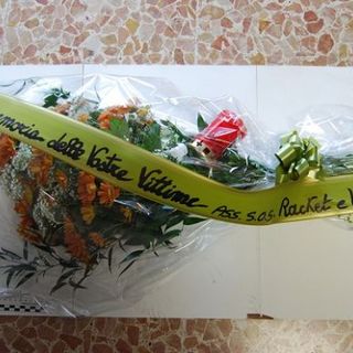 Il mazzo è stato recapitato a varie sedi di Equitalia