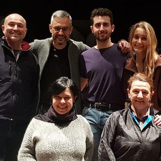 Il cast della Compagnia Primo atto in scena nello spettacolo Bataclan