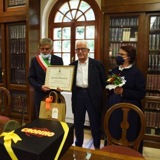 Il conferimento della cittadinanza onoraria nella sede del Centro Studi Ginocchi, presieduto da Marco Mantovani - foto Moreno Nicoloso