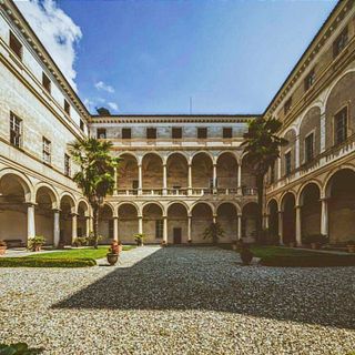 Piasco, palazzo Porporato