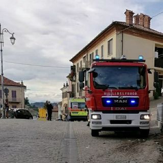 La scena dell'incidente verificatosi sulla piazza di Monforte d'Alba