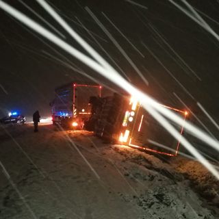 Riaperta la statale 20 tra Cavallermaggiore e Racconigi: rimosso il camion ribaltato carico di vitelli