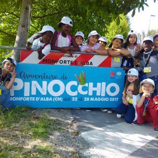 La scuola "Don Milani" a Monforte e al Salone del Libro di Bra con la rappresentazione teatrale delle avventure di Pinocchio