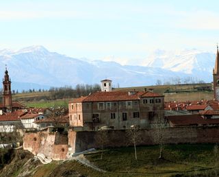 A Santo Stefano di Bene Vagienna si inaugura la nuova piazzetta Belvedere