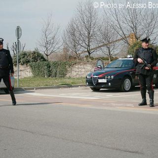 Un controllo stradale da parte dei carabinieri di Alba