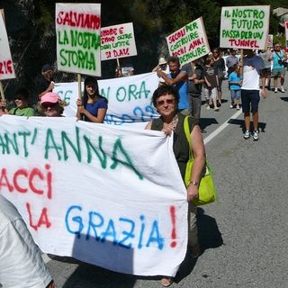 Alcune immagini del corteo di ieri ad Aisone