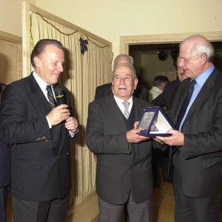 La premiazione di Antonio Fariello nel 2002