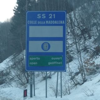 Nevica: obbligo di catene a bordo sulla strada statale 21 “Della Maddalena”