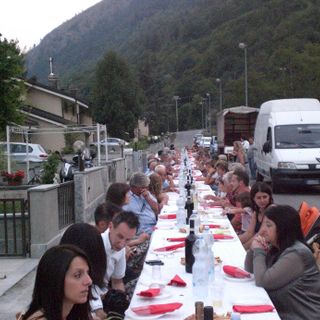 Valdieri: gli abitanti di "Putas e Ribasun" si sono ritrovati nella... "Festo dal Cantun"!