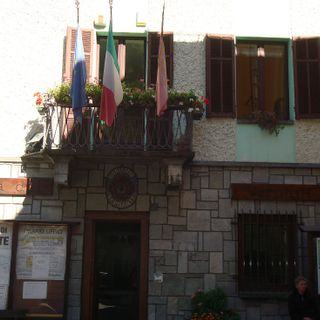 Serata informativa sul tema dei referendum sul lavoro a Vernante Serata informativa sul tema dei referendum sul lavoro a Vernante