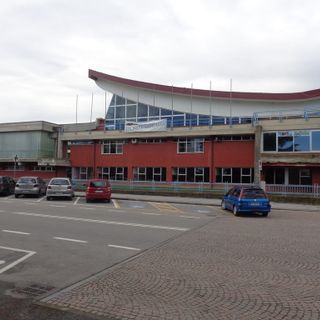 La piscina della discordia: scontro verbale tra i 5 Stelle e il Comune di Mondovì