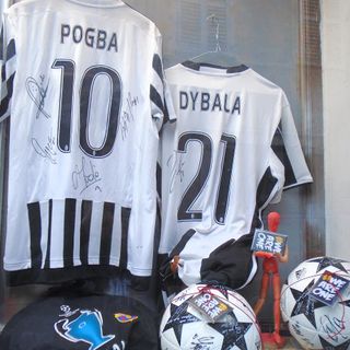 Mondovì: "Arteatelier" espone cimeli della Juventus