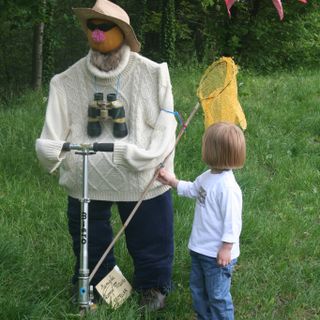 Uno degli spaventapasseri in mostra nella scorsa edizione
