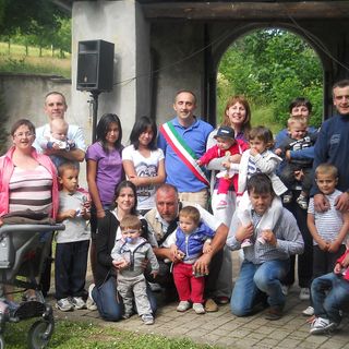 A Rifreddo, con la Festa dell’albero, si sono festeggiati i 14 nati nel 2010