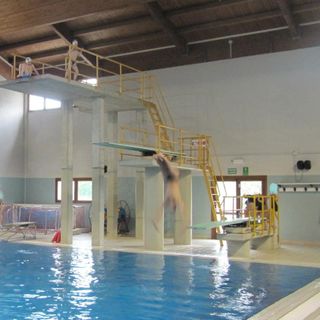 Cuneo, una vasca tuffi… senz’acqua