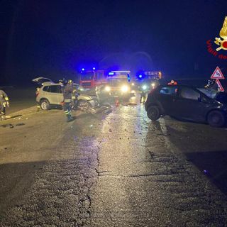 Scontro tra due auto a Barge, in via Cardè: due feriti in codice rosso