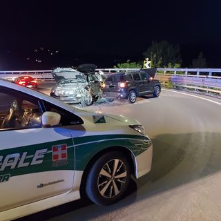 Scontro fra due auto nella notte sulla statale 231 a Bra: rallentamenti per un'ora