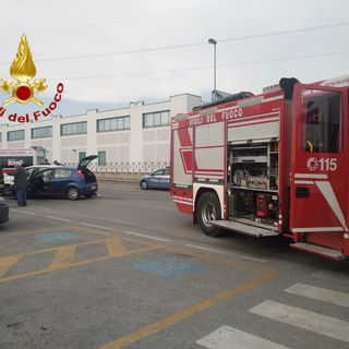 Scontro tra due veicoli nei pressi della Coop di Cuneo, incolumi i conducenti
