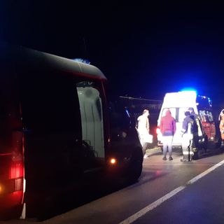 Violento scontro tra due vetture sulla Fossano-Cuneo