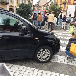 Saluzzo, anziano investito sulle strisce pedonali in pieno centro