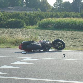 La moto urtata nell'incidente