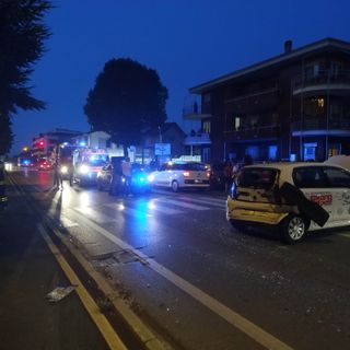 Scontro tra quattro mezzi in Corso Francia, sei persone coinvolte [FOTO E VIDEO]