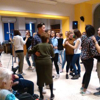 Attività in casa di riposo per gli studenti del Grandis di Cuneo