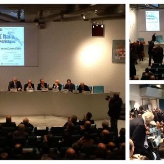 L'Italia è di cristallo, attenzione che non si rompa. Quaglia: dire che siamo fuori dalla crisi è un azzardo, ma le cose tornano a muoversi . Videointerviste